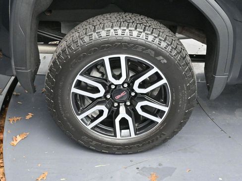 Used 2024 GMC Sierra 1500 AT4 w/ Technology Package image 37