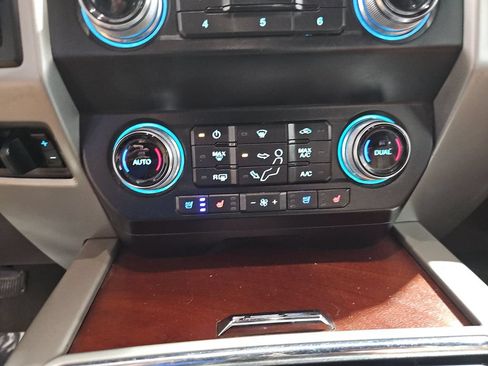 Used 2019 Ford F250 King Ranch w/ Snow Plow/Camper Package AWD/4WD image 25