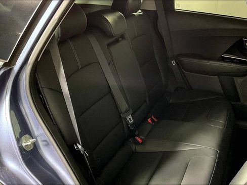 Used 2022 Kia Niro Touring Special Edition FWD image 26