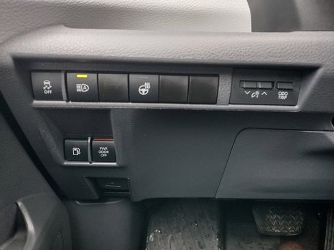 Used 2021 Toyota Sienna XSE image 25