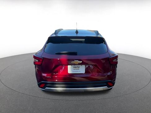 Used 2025 Chevrolet Trax LT image 12