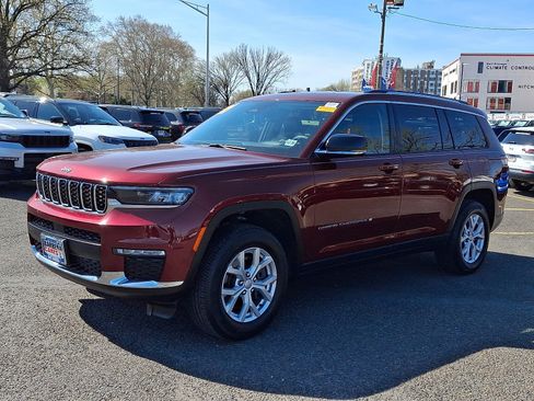 Used 2023 Jeep Grand Cherokee L Limited AWD/4WD image 3