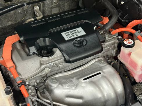 Used 2017 Toyota RAV4 SE image 51