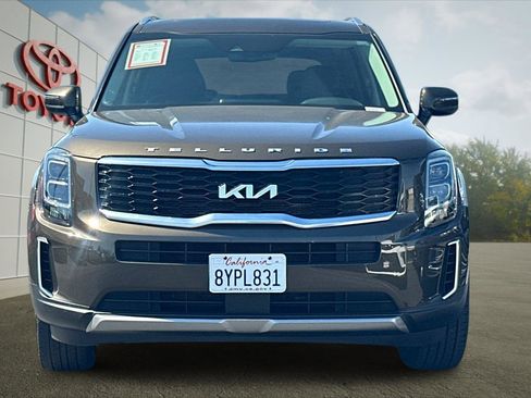 Used 2022 Kia Telluride EX w/ EX Premium Package FWD image 8