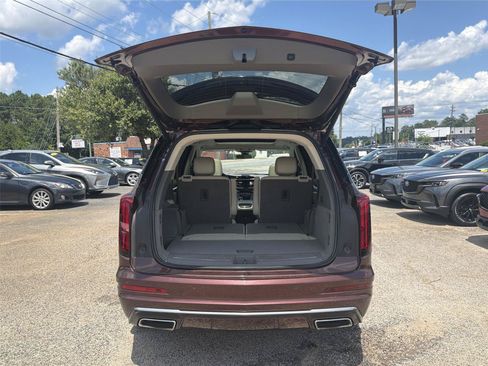 Used 2022 Cadillac XT6 Premium Luxury FWD image 25