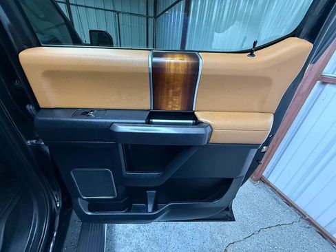 Used 2017 Ford F150 Limited AWD/4WD image 12