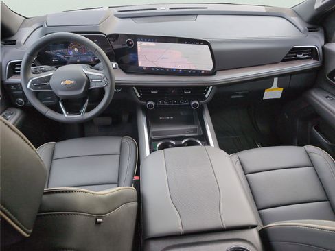 New 2026 Chevrolet Suburban Premier image 24