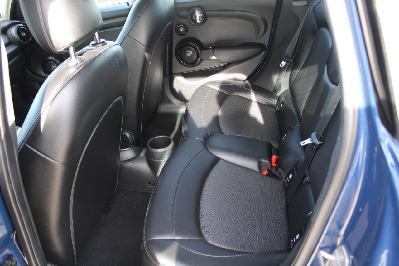 Used 2017 MINI Cooper 4-Door Hardtop FWD image 10