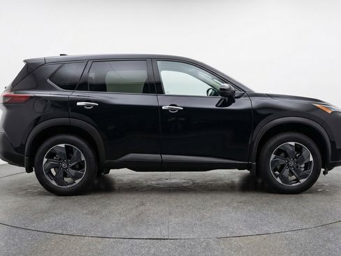 Used 2025 Nissan Rogue SV AWD/4WD image 11