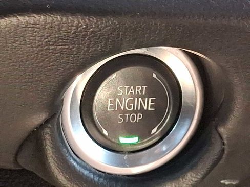 Used 2025 Chevrolet Suburban Z71 AWD/4WD image 22