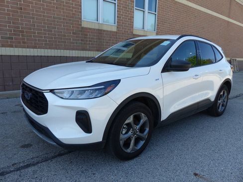 Used 2025 Ford Escape ST-Line w/ Tech Pack #1 AWD/4WD image 5