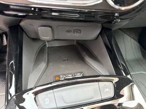 New 2026 Chevrolet Trax ACTIV w/ Sunroof Package FWD image 29