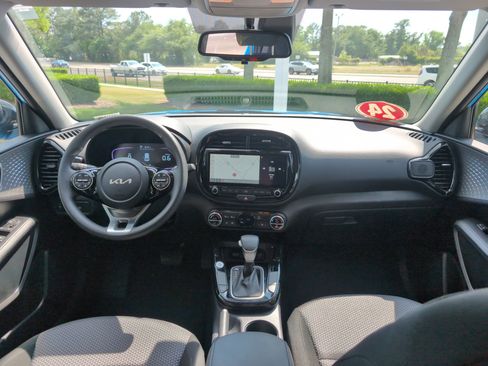 Used 2024 Kia Soul S FWD image 28