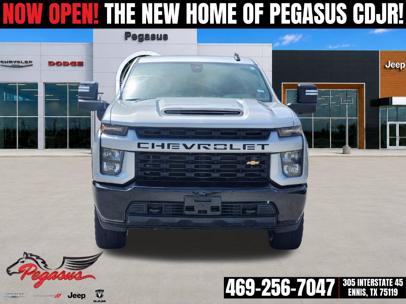 Used 2022 Chevrolet Silverado 2500 Custom w/ Custom Value Package AWD/4WD image 6