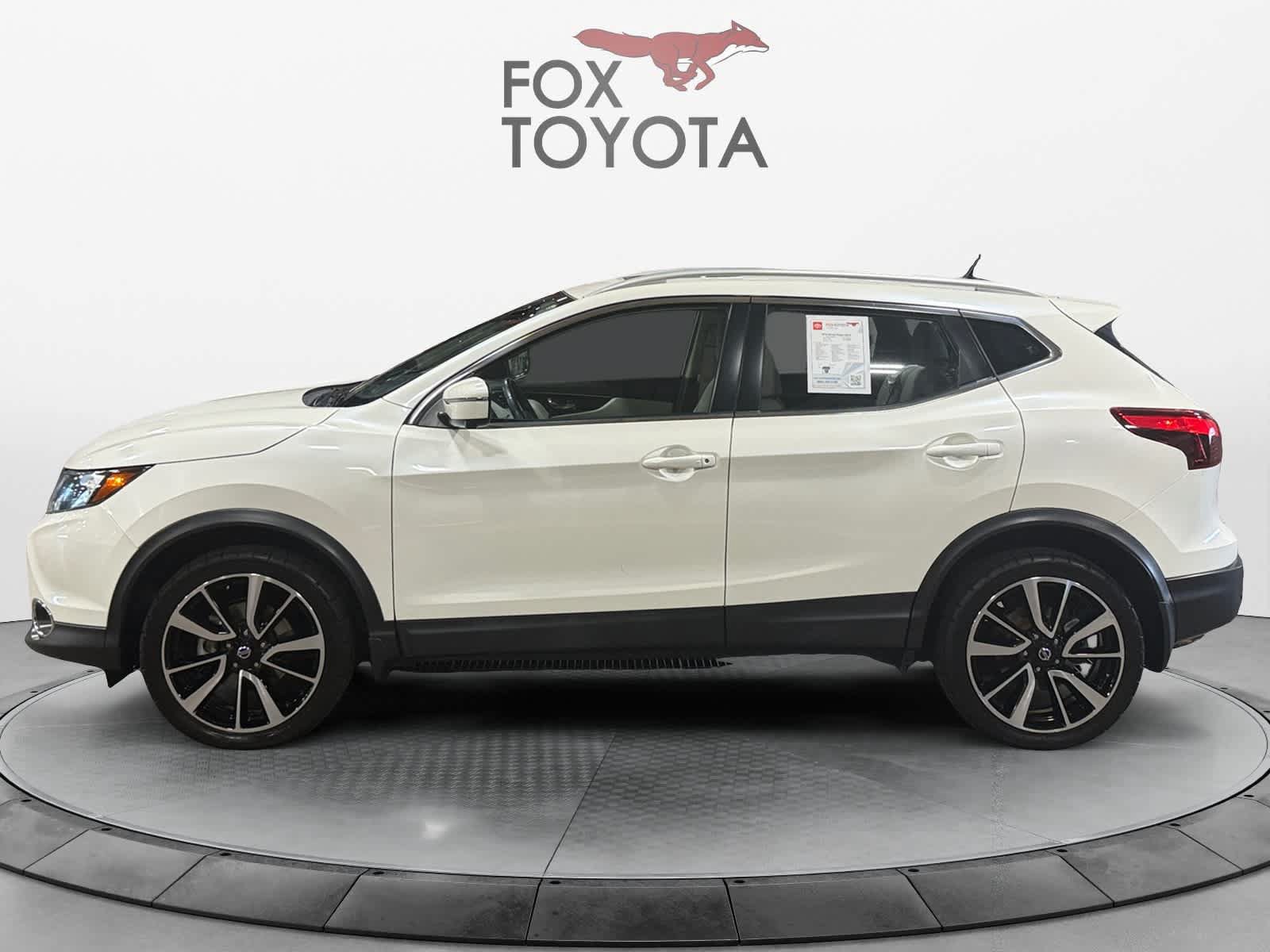 Used 2019 Nissan Rogue Sport SL w/ Premium Package FWD image 3