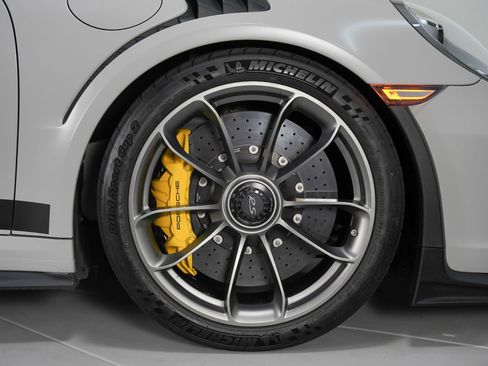 Used 2019 Porsche 911 GT3 RS image 25