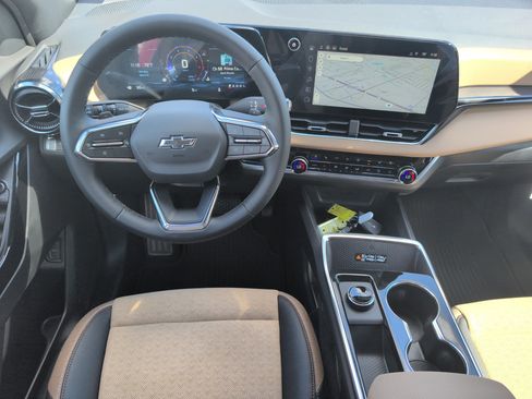 New 2026 Chevrolet Equinox ACTIV w/ Convenience Package III FWD image 30