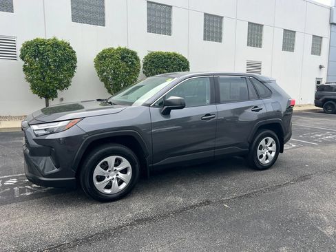 Used 2023 Toyota RAV4 LE AWD/4WD image 2
