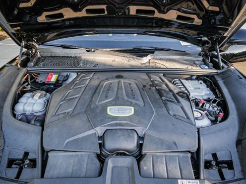 Used 2021 Porsche Cayenne Turbo S image 34