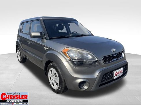 Used 2013 Kia Soul FWD image 1