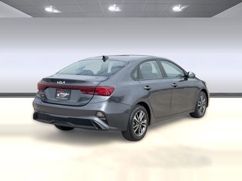Used 2024 Kia Forte LXS image 9