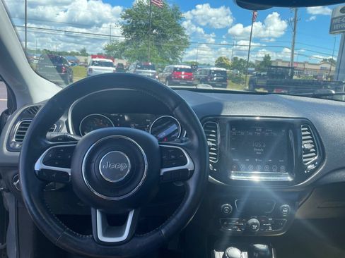 Used 2019 Jeep Compass Limited AWD/4WD image 15