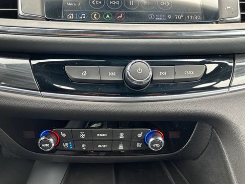 Used 2024 Buick Enclave Premium AWD/4WD image 29