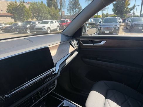 Used 2026 Volkswagen Atlas SE FWD image 35