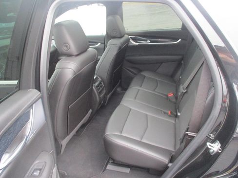 Used 2024 Cadillac XT5 Premium Luxury image 17