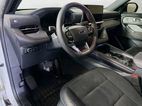 Used 2025 Ford Explorer ST RWD image 10