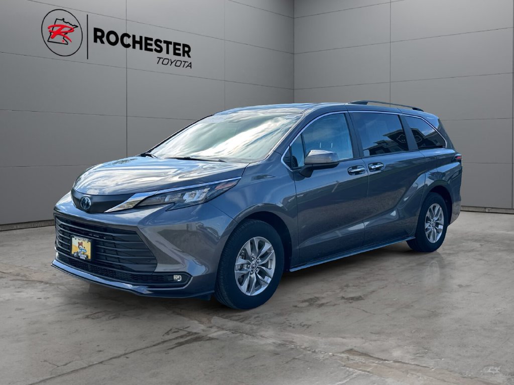 Certified 2025 Toyota Sienna XLE AWD/4WD image 7