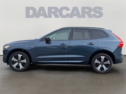 Certified 2024 Volvo XC60 T8 Core w/ Climate Package AWD/4WD image 4