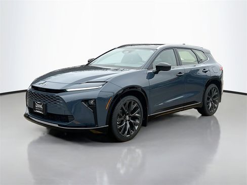 New 2025 Toyota Crown Signia image 3