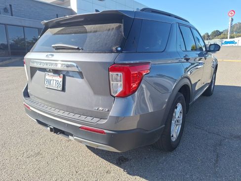 Used 2024 Ford Explorer XLT w/ Equipment Group 202A AWD/4WD image 9