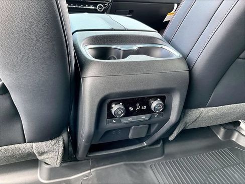 New 2026 Chevrolet Traverse RS w/ LPO, Floor Liner Package AWD/4WD image 17