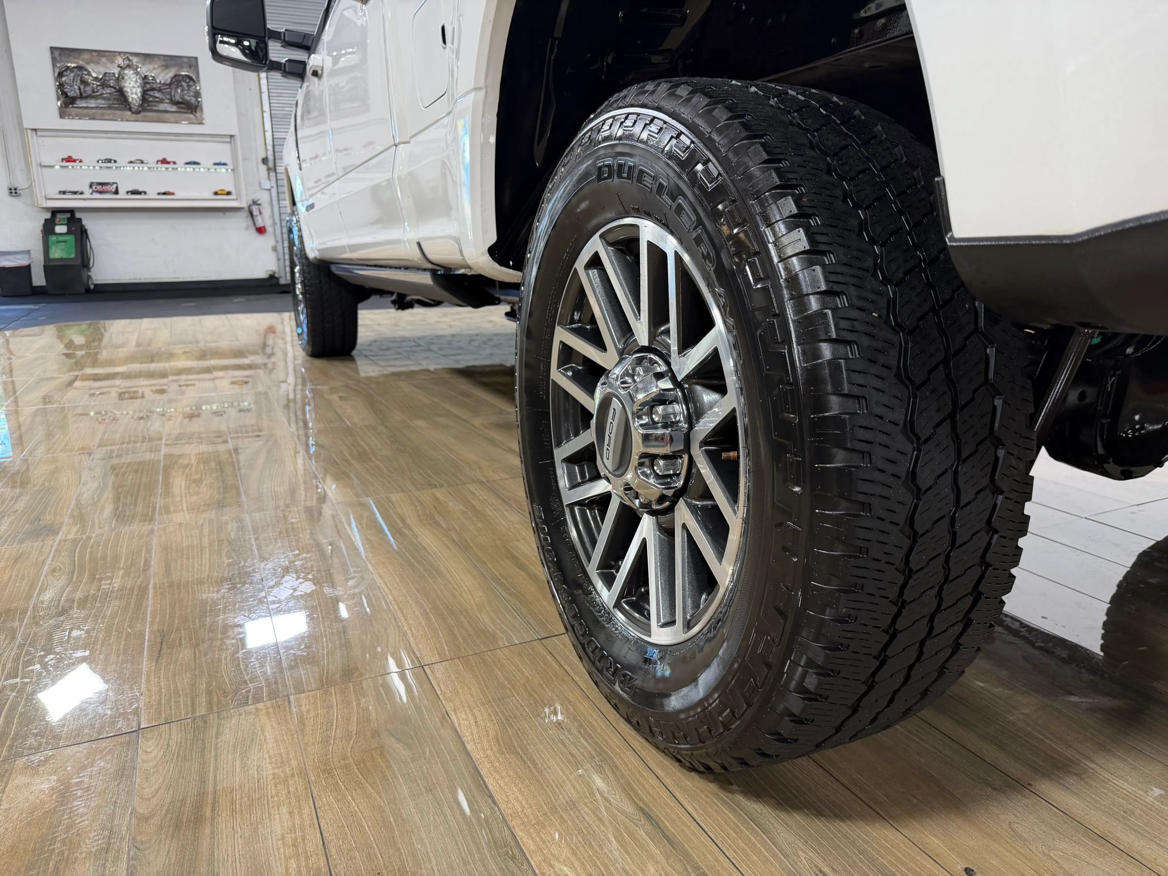 Used 2018 Ford F250 Lariat w/ Lariat Ultimate Package AWD/4WD image 11