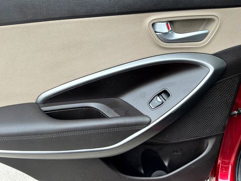 Used 2018 Hyundai Santa Fe Sport image 16