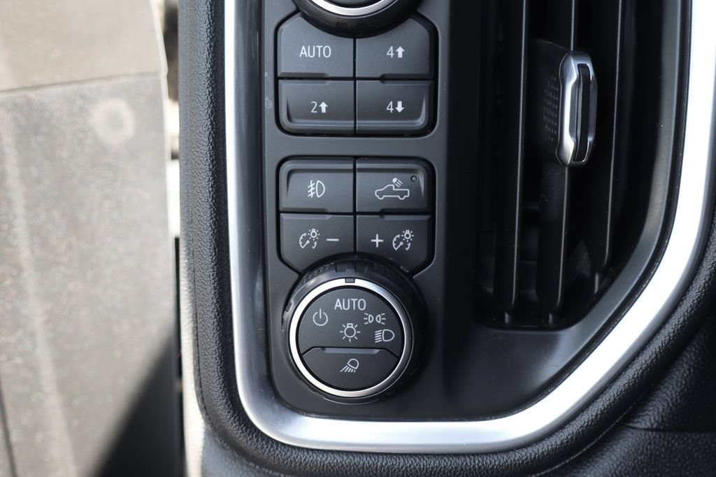 Used 2021 Chevrolet Silverado 2500 LTZ w/ LTZ Convenience Package AWD/4WD image 23