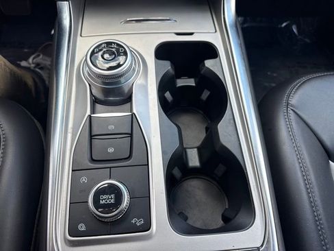 Used 2023 Ford Explorer XLT w/ Equipment Group 202A AWD/4WD image 15