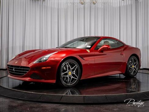 Used 2017 Ferrari California T RWD image 5