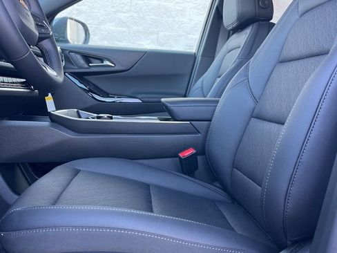 New 2026 Chevrolet Equinox LT w/ Convenience Package II image 8