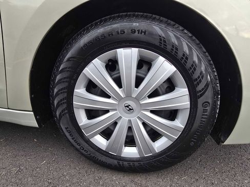 Used 2017 Hyundai Elantra SE image 9