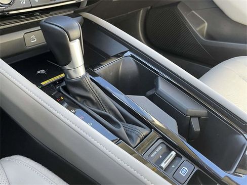 Used 2024 Honda Accord Touring image 27