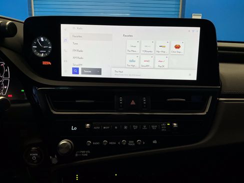 Used 2023 Lexus ES 300h Ultra Luxury FWD image 19