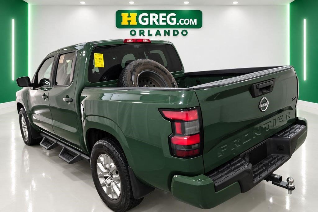 Used 2023 Nissan Frontier SV w/ Tow Package RWD image 2