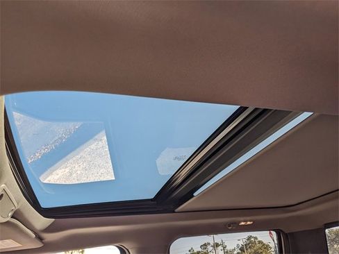 Used 2017 Ford F150 Lariat w/ Equipment Group 502A Luxury image 18