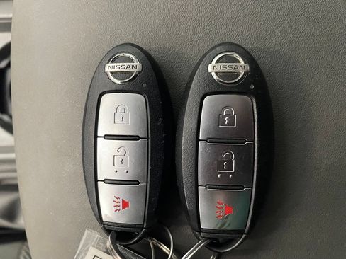 Certified 2020 Nissan Frontier SV w/ Midnight Edition Floor Mats RWD image 18