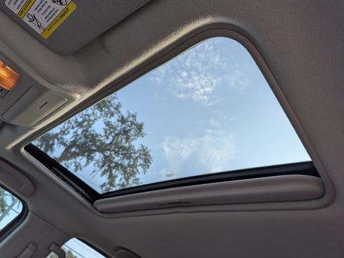 Used 2019 Nissan Frontier SL RWD image 22