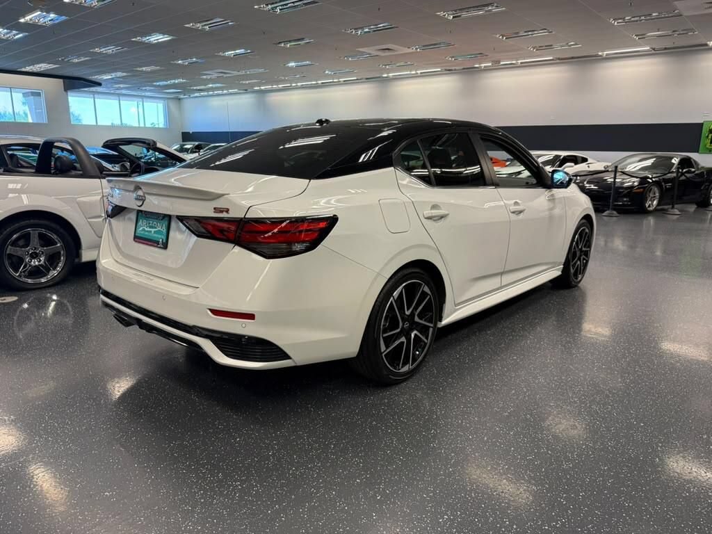 Used 2025 Nissan Sentra SR w/ SR Premium Package FWD image 4