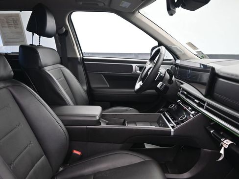 Used 2025 Hyundai Santa Fe Limited image 10